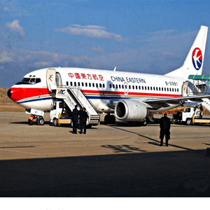 甘孜康定空运航空快运业稳步发展的原因是什么？